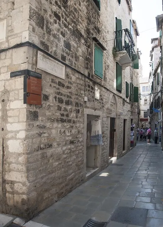 Grgur Ninski Rooms 4*, Split