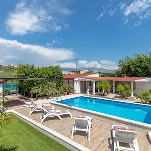 Holiday Home Split Split