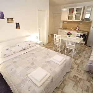 Laura Apartamento