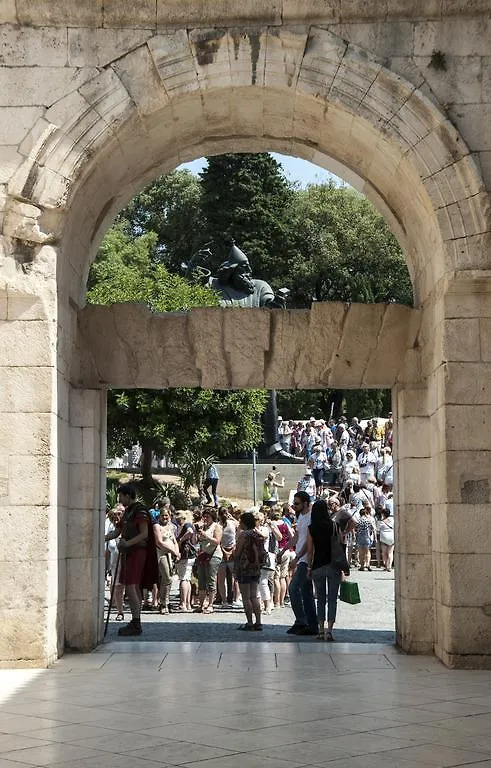 Grgur Ninski Rooms Split Croatia